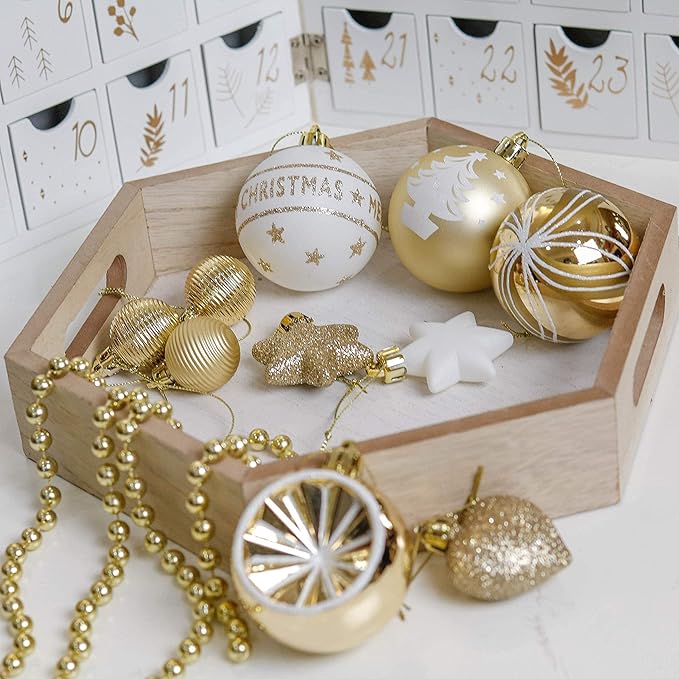 9 Weihnachtskugeln mit Aufhänger Gold Weiß Elegant